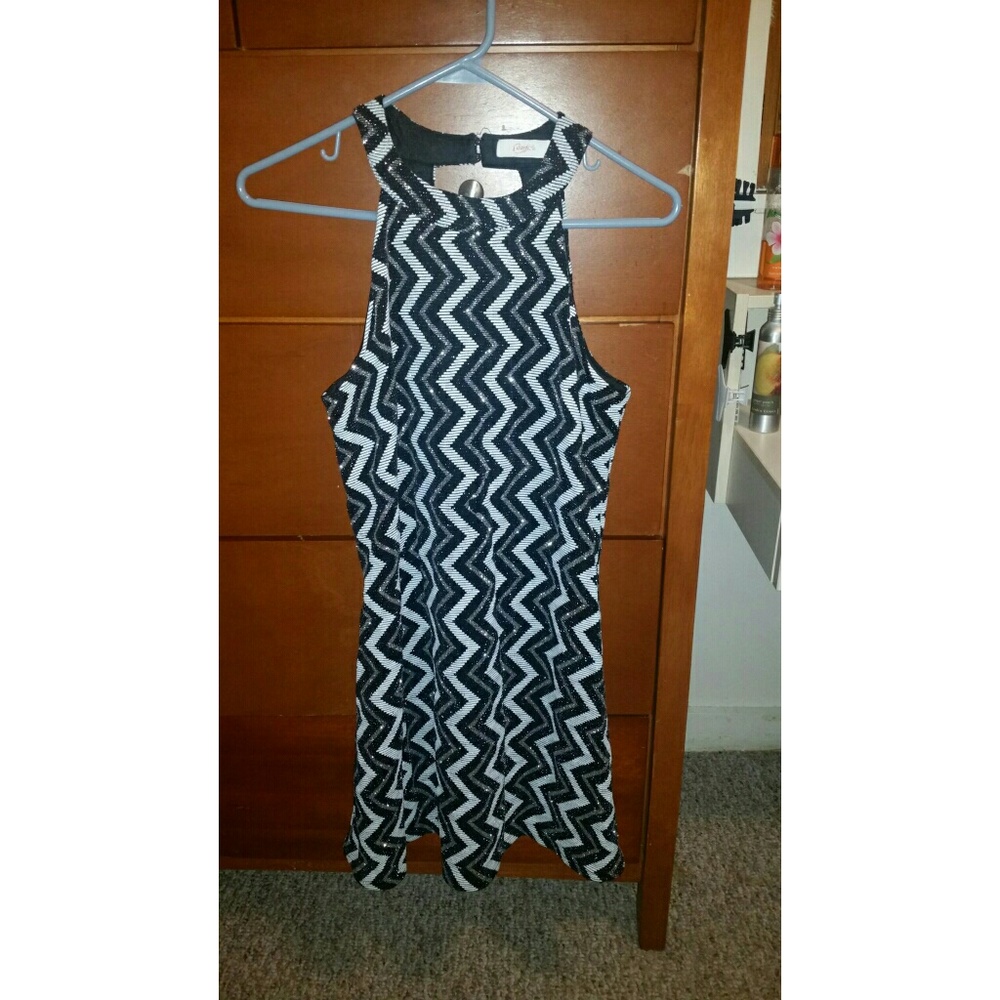 🚫NWOT LAST CHANCE!🚫 donating soon!